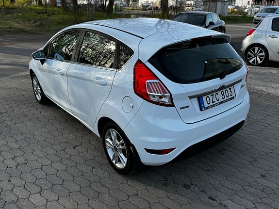 Ford Fiesta 10 of 27