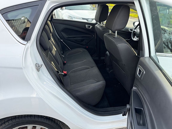 Ford Fiesta 17 of 27
