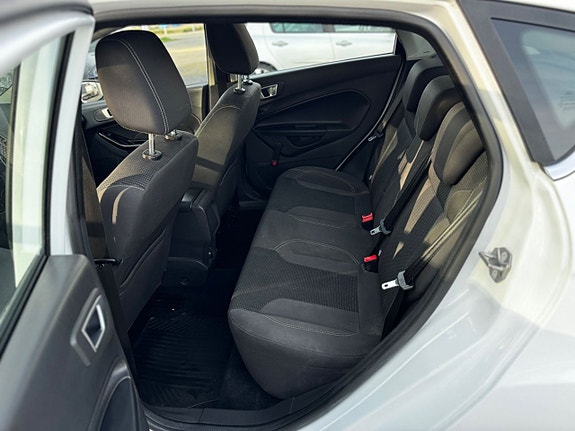 Ford Fiesta 15 of 27