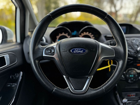Ford Fiesta 21 of 27