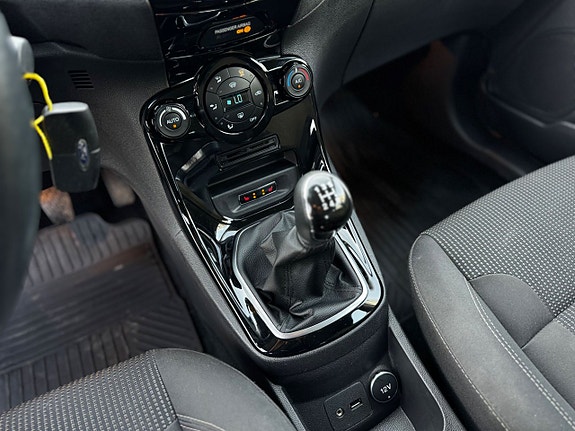 Ford Fiesta 20 of 27