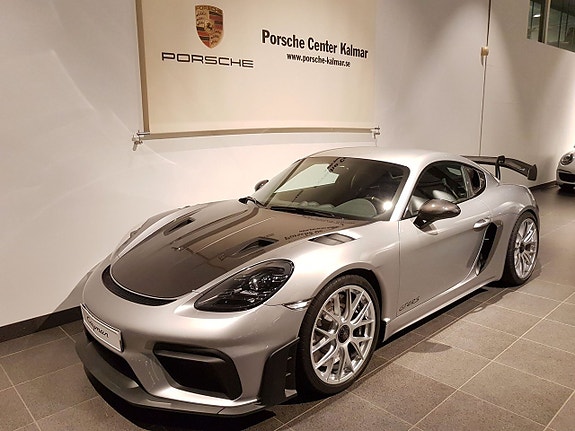 Porsche 718 Cayman GT4 RS 2 of 5