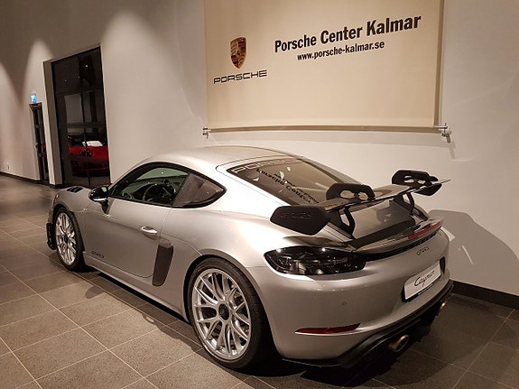 Porsche 718 Cayman GT4 RS 4 of 5