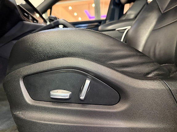 Porsche Cayenne 15 of 16