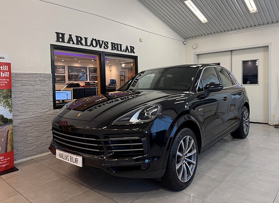 Porsche Cayenne 6 of 16