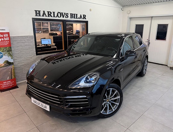 Porsche Cayenne 5 of 5