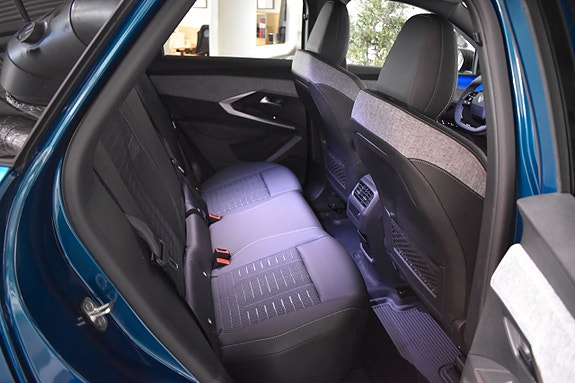 Peugeot e-3008 12 of 18