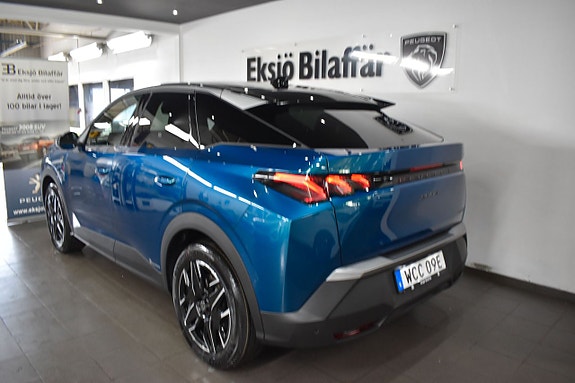 Peugeot e-3008 4 of 5