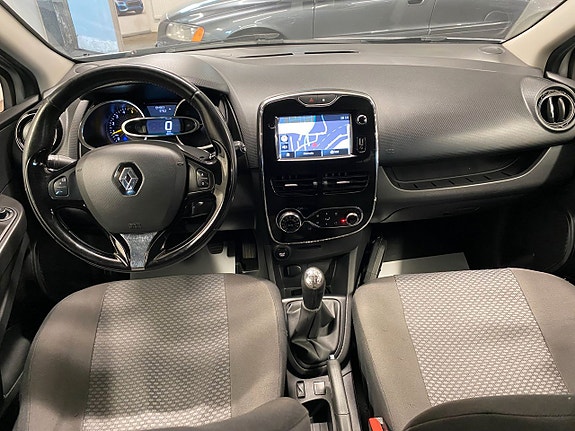 Renault Clio 12 of 21