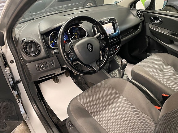Renault Clio 8 of 21