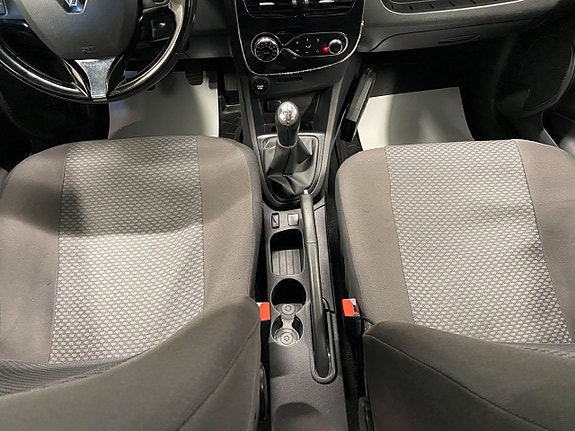 Renault Clio 16 of 21