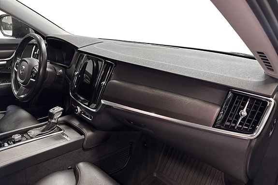 Volvo V90 Cross Country 9 of 18