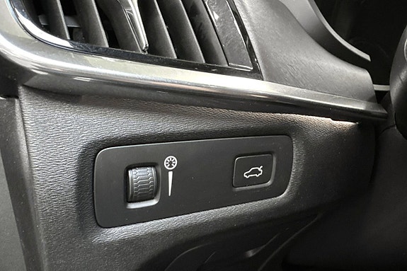 Volvo V90 Cross Country 12 of 18
