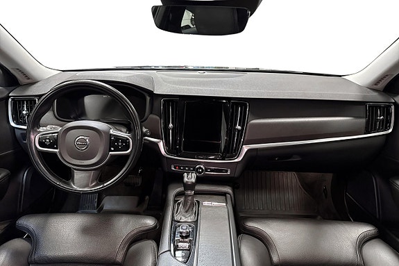 Volvo V90 Cross Country 8 of 18