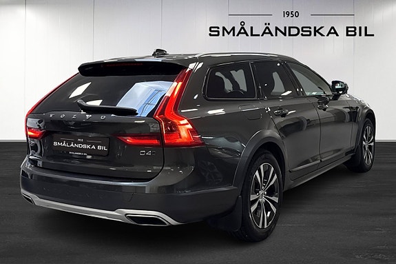Volvo V90 Cross Country 6 of 18