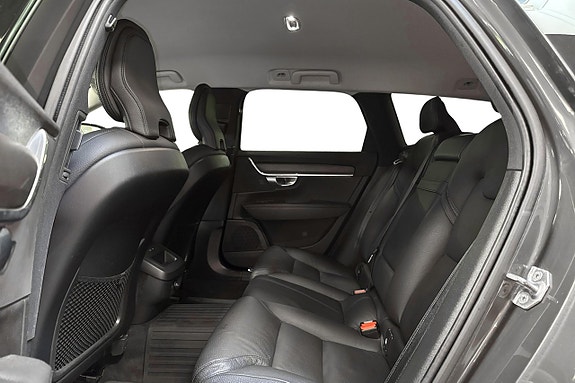 Volvo V90 Cross Country 14 of 18