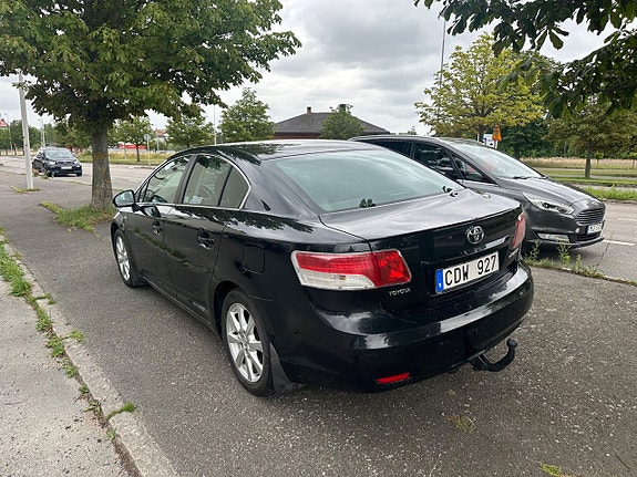 Toyota Avensis 8 of 9