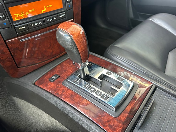 Cadillac SRX 11 of 22