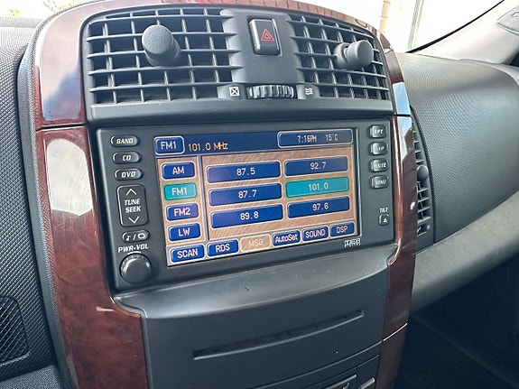 Cadillac SRX 19 of 22