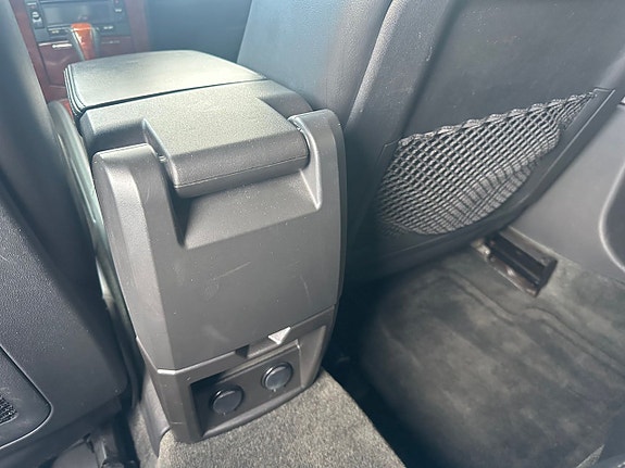 Cadillac SRX 18 of 22
