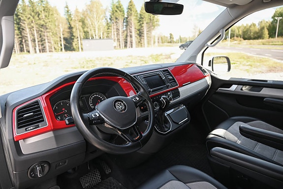 Volkswagen Multivan 18 of 27