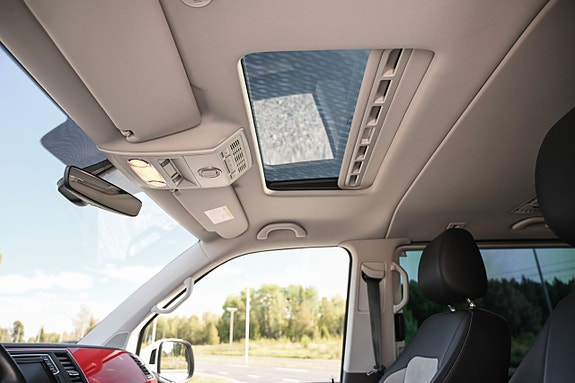 Volkswagen Multivan 26 of 27