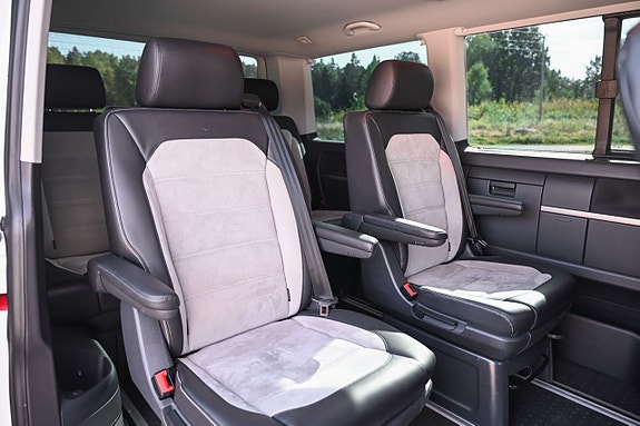 Volkswagen Multivan 12 of 27