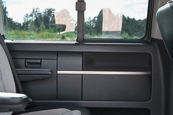 Volkswagen Multivan 15 of 27