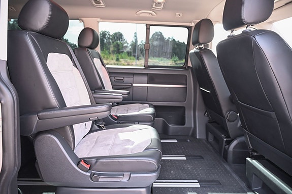 Volkswagen Multivan 14 of 27