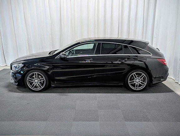 Mercedes-Benz CLA220 d 2 of 5