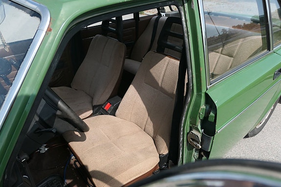 Volvo 244 9 of 17