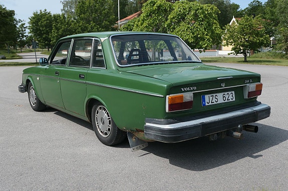 Volvo 244 7 of 17