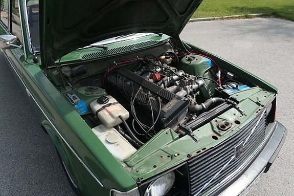 Volvo 244 17 of 17
