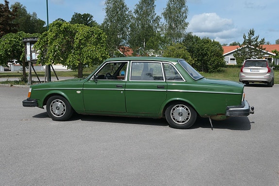 Volvo 244 8 of 17