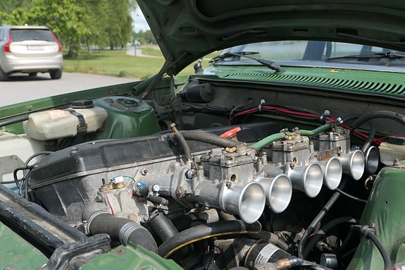 Volvo 244 15 of 17
