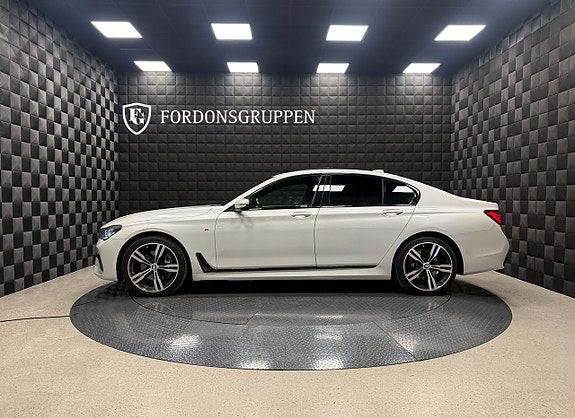 BMW 730 2 of 5