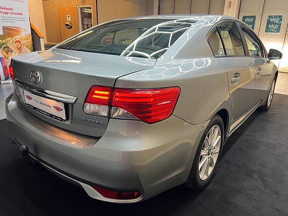 Toyota Avensis 5 of 5