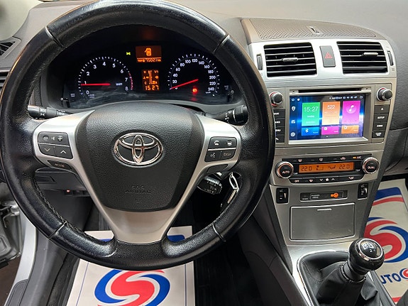 Toyota Avensis 12 of 16