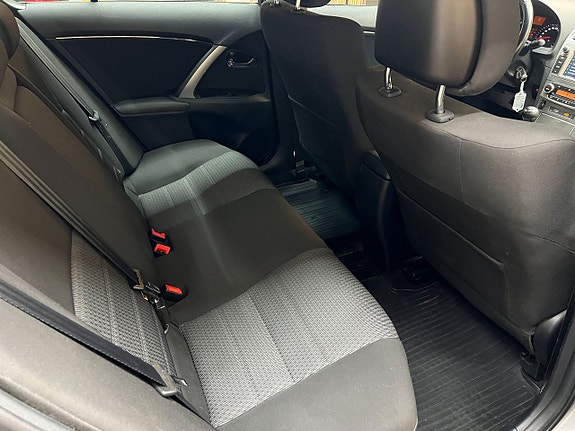 Toyota Avensis 9 of 16