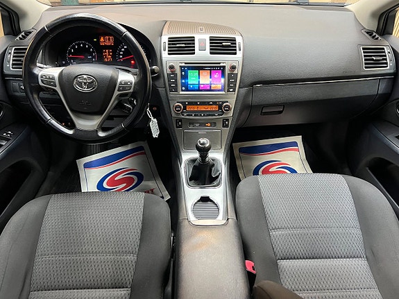 Toyota Avensis 11 of 16
