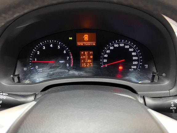 Toyota Avensis 13 of 16