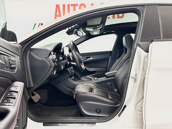 Mercedes-Benz CLA250 9 of 27
