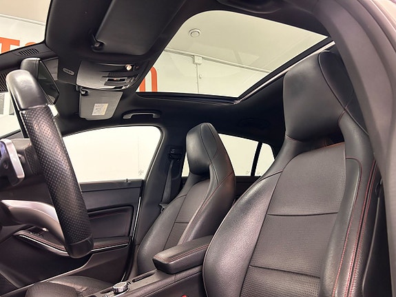 Mercedes-Benz CLA250 10 of 27
