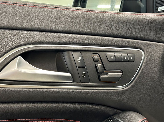 Mercedes-Benz CLA250 8 of 27