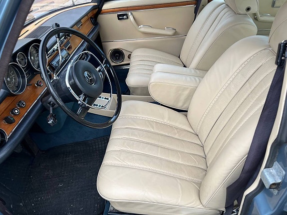 Mercedes-Benz 300 SEL 9 of 12
