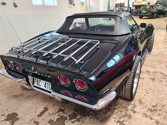Chevrolet Corvette 2 of 5