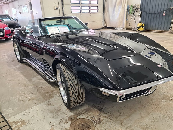 Chevrolet Corvette 7 of 9