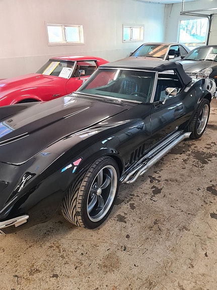 Chevrolet Corvette 5 of 5
