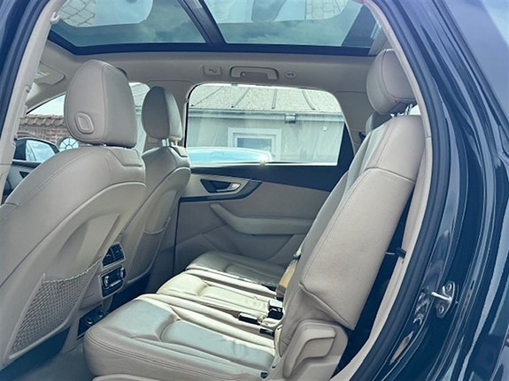 Audi Q7 5 of 8