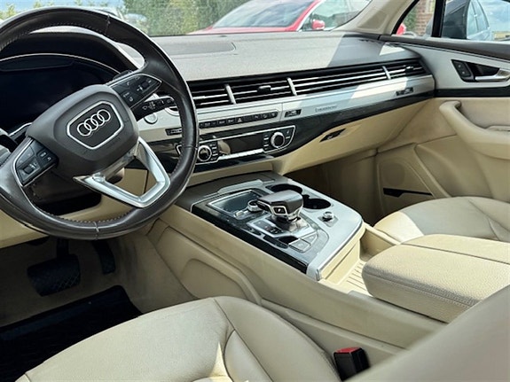 Audi Q7 3 of 8